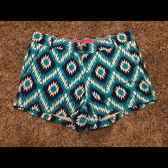 Margaret Josephs Pants - Margaret Josephs pattern shorts. Size L